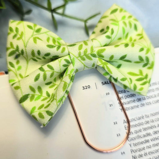 Green Bow Bookmark Clip – Cute Page Marker for Books, Planners & Journals
