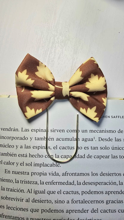 Fall Maple Brown Leaf Bookmark Clip – Stylish Metal Page Marker for Books, Planners & Journals